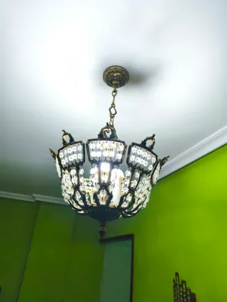 Lámpara de techo colgante de cristal y metal