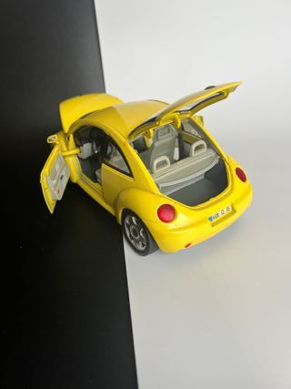 Volkswagen New Beetle Burago 1/18