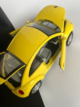 Volkswagen New Beetle Burago 1/18
