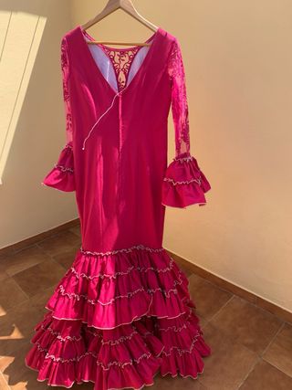 Vestido de flamenca rosa y rojo