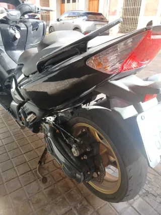 YAMAHA T-MAX MAXISCOOTER AUTOMÁTICA  mod. XP500A