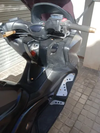 YAMAHA T-MAX MAXISCOOTER AUTOMÁTICA  mod. XP500A