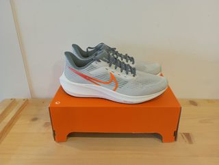 Nike (43 EU) Air Zoom Pegasus 39 Gris