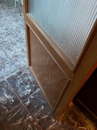 Puerta madera con cristal