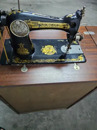 Máquina de Coser Antigua Singer Negra