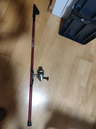 Caña de pescar con carrete