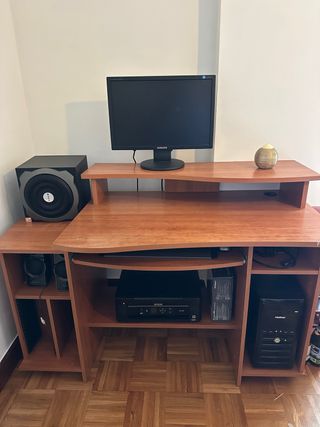 Escritorio madera y metal