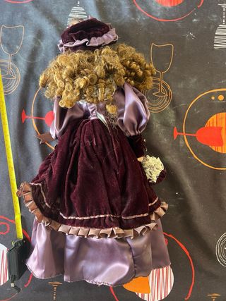 Muñeca de porcelana antigua