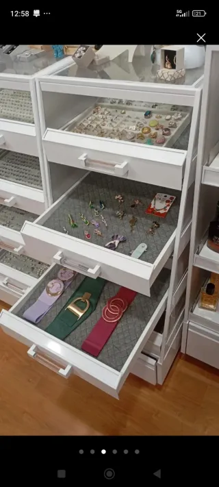 Mueble expositor cristal y hierro