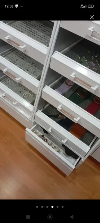 Mueble expositor cristal y hierro