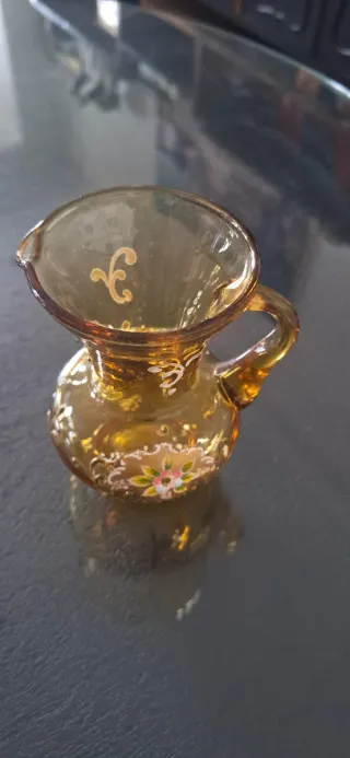 Jarrita de cristal ámbar decorada