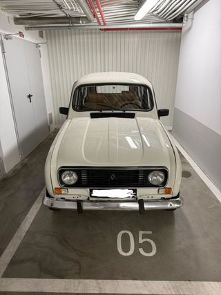Renault 4L restaurada