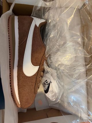 Zapatillas Nike Cortez Marrones y Blancas
