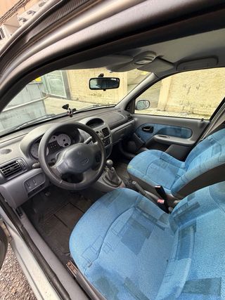 Renault Clio 2000