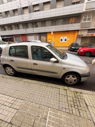 Renault Clio 2000