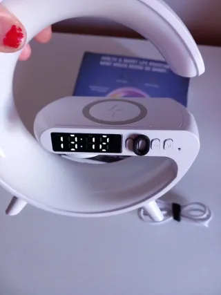 Lampada Smart con Caricatore Wireless