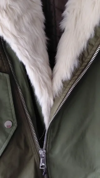 Parka Zara verde XS con etiqueta