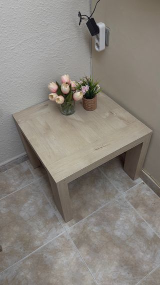 Mesa de centro de madera color beige