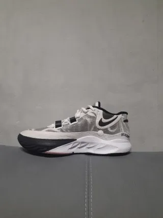 Nike Kyrie 8 White Black