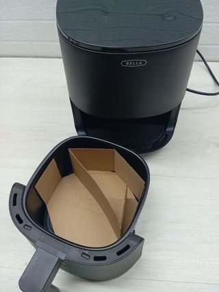 BELLA Freidora de aire con pantalla táctil