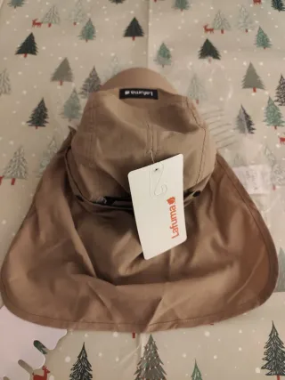 Gorra Lafuma beige con protección cuello