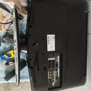 Televisor SAMSUNG 23 pulgadas.