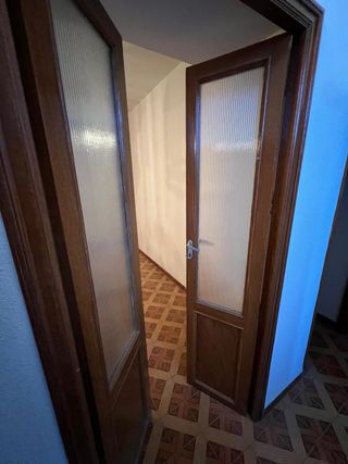 Puerta doble madera con cristal