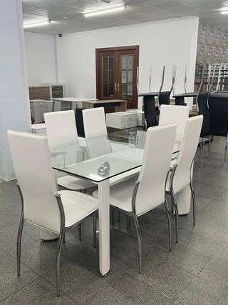 Mesa de comedor con 6 sillas