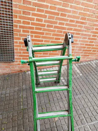 Escalera plegable acero y aluminio