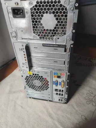 Torre HP Intel Core i3 Windows 7