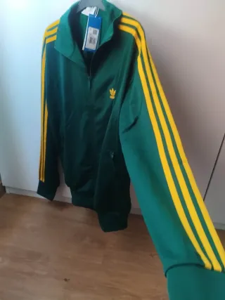 Chaqueta Adidas Nueva