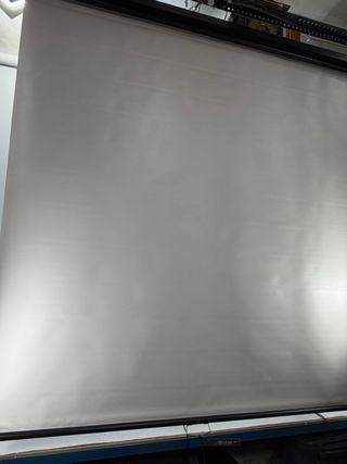 2 Pantallas de Proyección NOBO