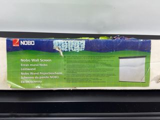 2 Pantallas de Proyección NOBO