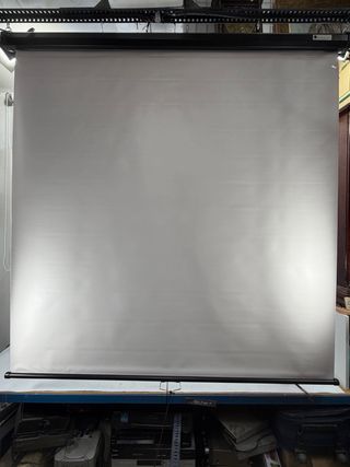 2 Pantallas de Proyección NOBO