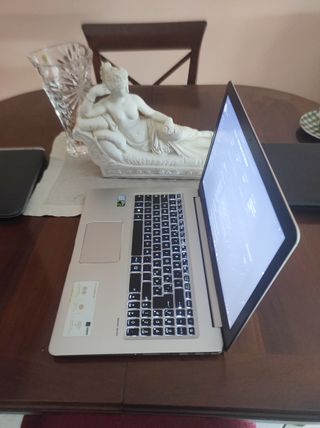 ASUS i7 16GB RAM GTX 1050 4GB SSD 15,6” 4K