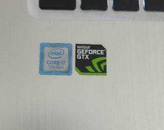 ASUS i7 16GB RAM GTX 1050 4GB SSD 15,6” 4K