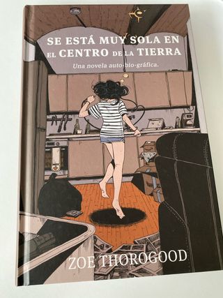 SE ESTA MUY SOLA EN EL CENTRO DE LA TIERRA