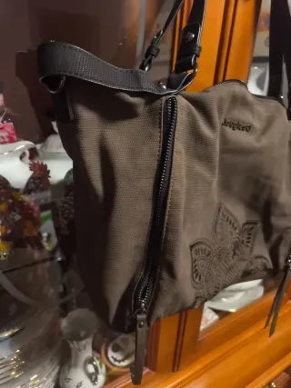 Bolso Desigual Marrón con Bordado ,es original