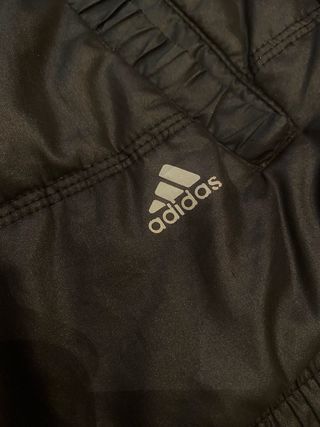 Abrigo acolchado Adidas negro