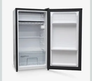 Frigorífico bajo encimera, usado un par de veces.