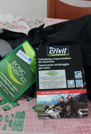 Cubrebotas impermeables para moto sin usar .Negras