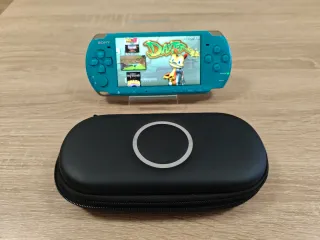 PSP blu turchese + 64GB giochi