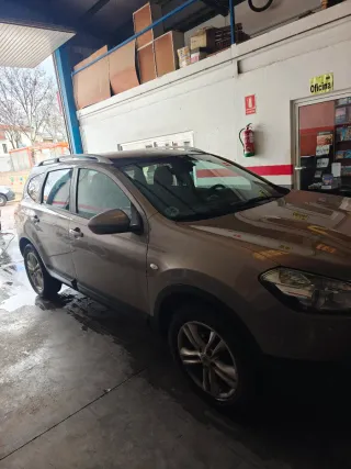 Nissan Qashqai+2 2010