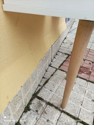 Mesitas de Noche Blancas y Madera