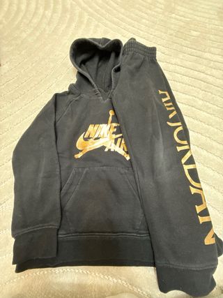 Chándal Jordan Niño Talla 5-6 Negro Dorado