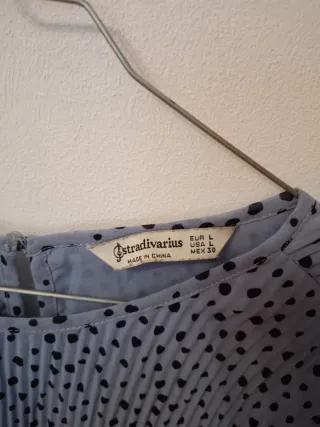 Blusa Stradivarius lunares azul talla L