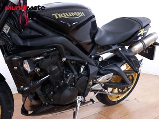 TRIUMPH STREET TRIPLE 675 R