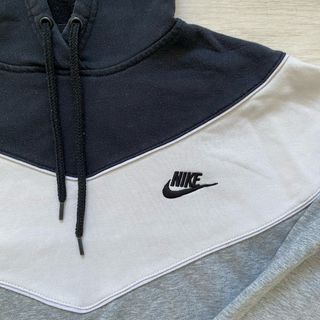 Sudadera Nike Gris, Blanca y Negra
