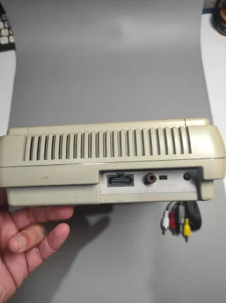 Super Famicom com cabo AV e comando
