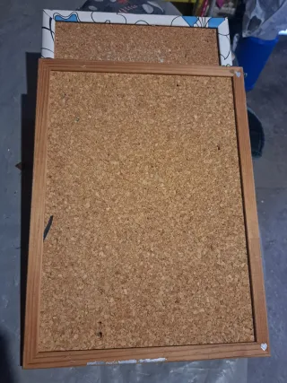 Tableros de corcho con marco de madera